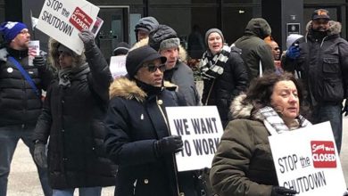 Photo of شٹ ڈاؤن کے خلاف امریکی ملازمین کا احتجاج