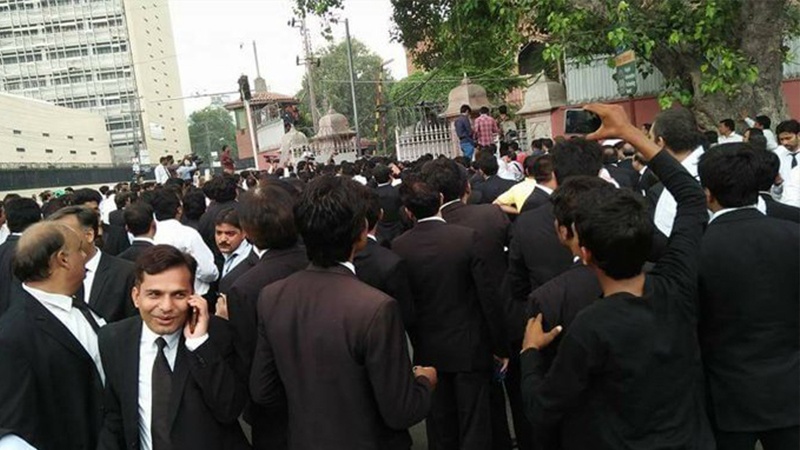 ساہیوال سانحے پر پاکستان کے شہروں میں مظاہرے اور ہڑتال