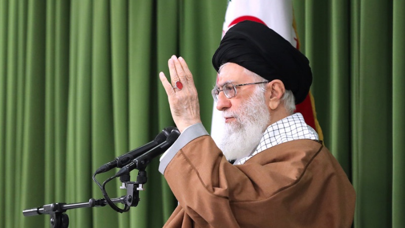 عالم اسلام کی نظریں اسلامی جمہوریہ ایران پر مرکوز ہیں: رہبرانقلاب اسلامی