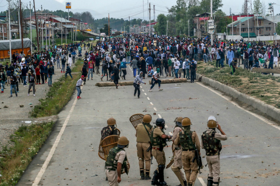 کشمیر میں بھارتی فضائیہ کے دو افسر ہلاک