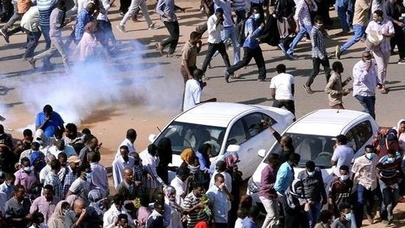 سوڈان میں مظاہرین کے خلاف آنسو گیس کا استعمال