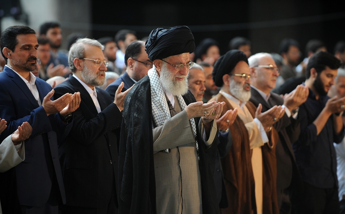 تہران میں نمازعید الفطر رہبرانقلاب اسلامی کی امامت میں
