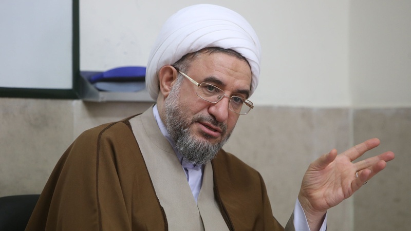 مسلمان صرف اتحاد کے ذریعے ہی اپنا وجود باقی رکھ سکتے ہیں، آیت اللہ اراکی