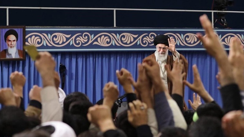 رہبر انقلاب اسلامی سے ہزاروں طلبا و طالبات کی ملاقات