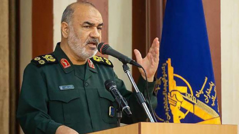 ایرانی قوم دشمنوں کو شکست دینے کا ہنر جانتی ہے، جنرل سلامی