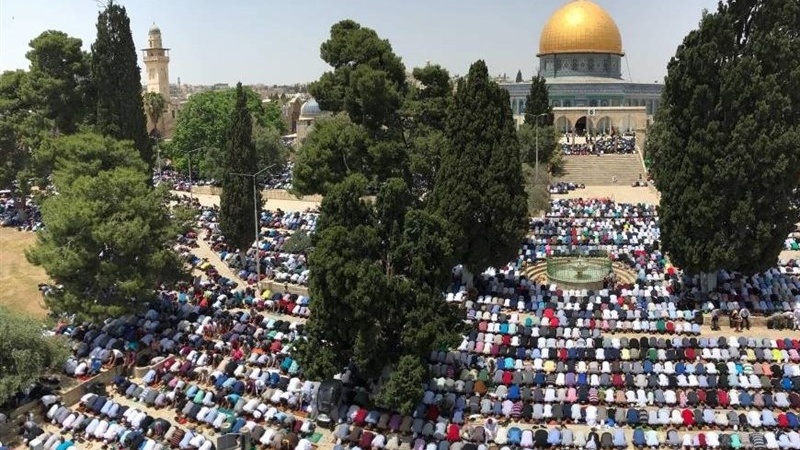 مسجد الاقصیٰ میں 30 ہزار نمازیوں نے پڑھی نماز