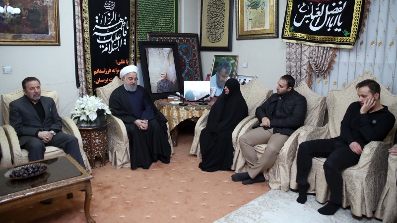شہید قاسم سلیمانی کے اہل خانہ سے صدر روحانی کی ملاقات