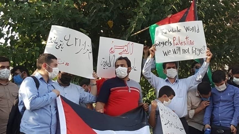 متحدہ عرب امارات کے سفارتخانے کے سامنے ایرانی طلباء کا احتجاجی مظاہرہ