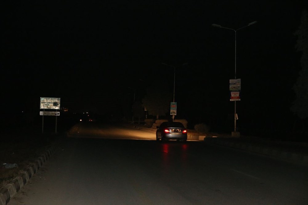 پاکستان میں بجلی کے بڑے بریک ڈاؤن کے بعد بجلی کی بحالی کا کام شروع