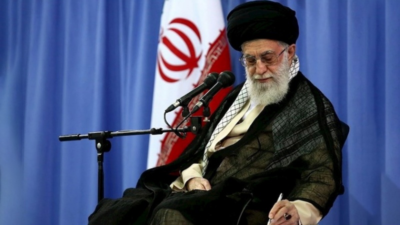 نوجوان ملک کے روشن مستقبل کے ضامن ہیں: قائد انقلاب اسلامی