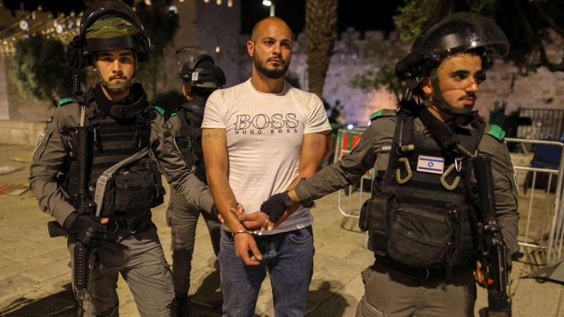 روزہ دار فلسطینی صیہونی جارحیت کے خلاف سراپا احتجاج