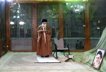 Photo of عشرہ فجر کے موقع پر رہبر انقلاب اسلامی کی حضرت امام خمینی (رح) کے مزار پر حاضری