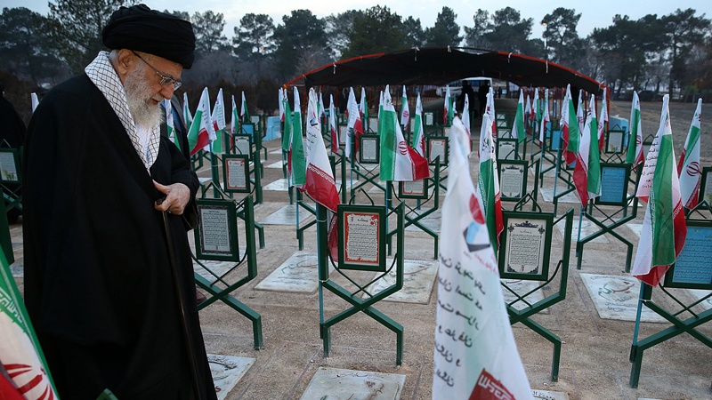 شہداء کا پیغام دنیا و آخرت کی بھلائی کے لیے ہے: رہبر انقلاب اسلامی