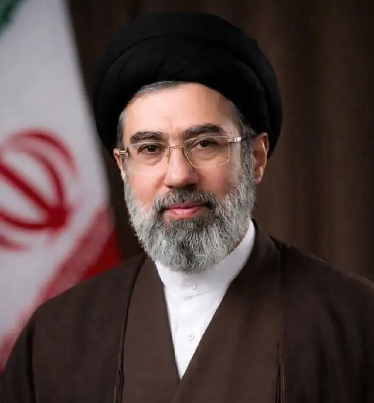 امام مجتبیٰ خامنہ ای: جو ممالک بنیادی علوم کو فروغ نہیں دیتے، وہ ہمیشہ پسماندہ رہیں گے۔